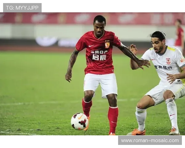 保利尼奥战术适配性持续提升，攻防转换表现稳健