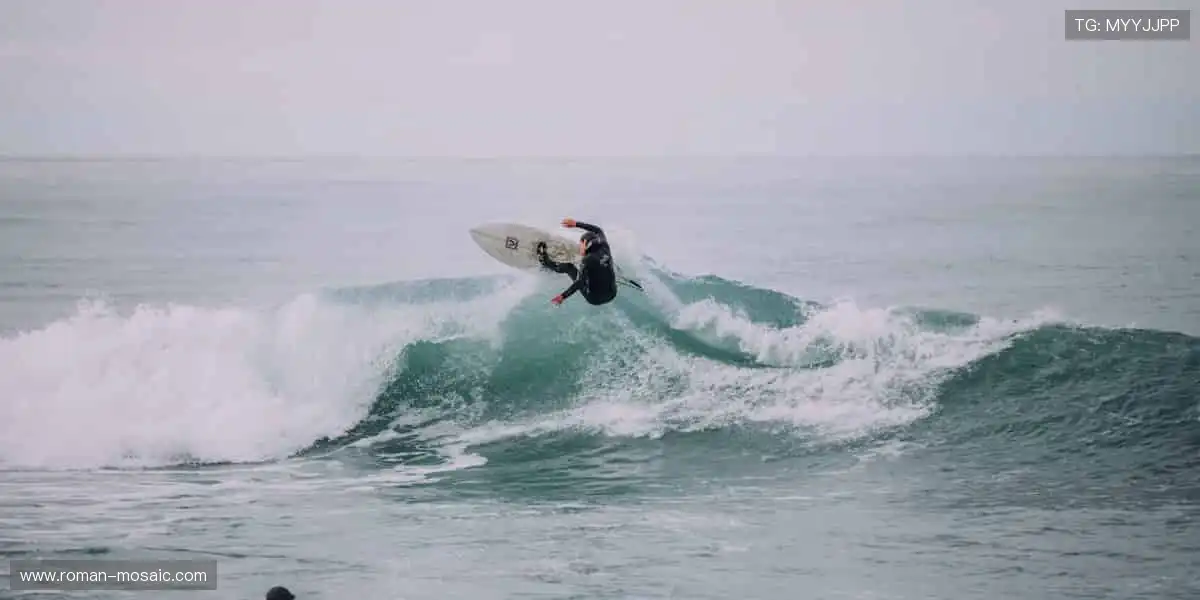实时直击，弹幕狂欢！💻🎉 体育直播，就要和千万人一起尖叫！